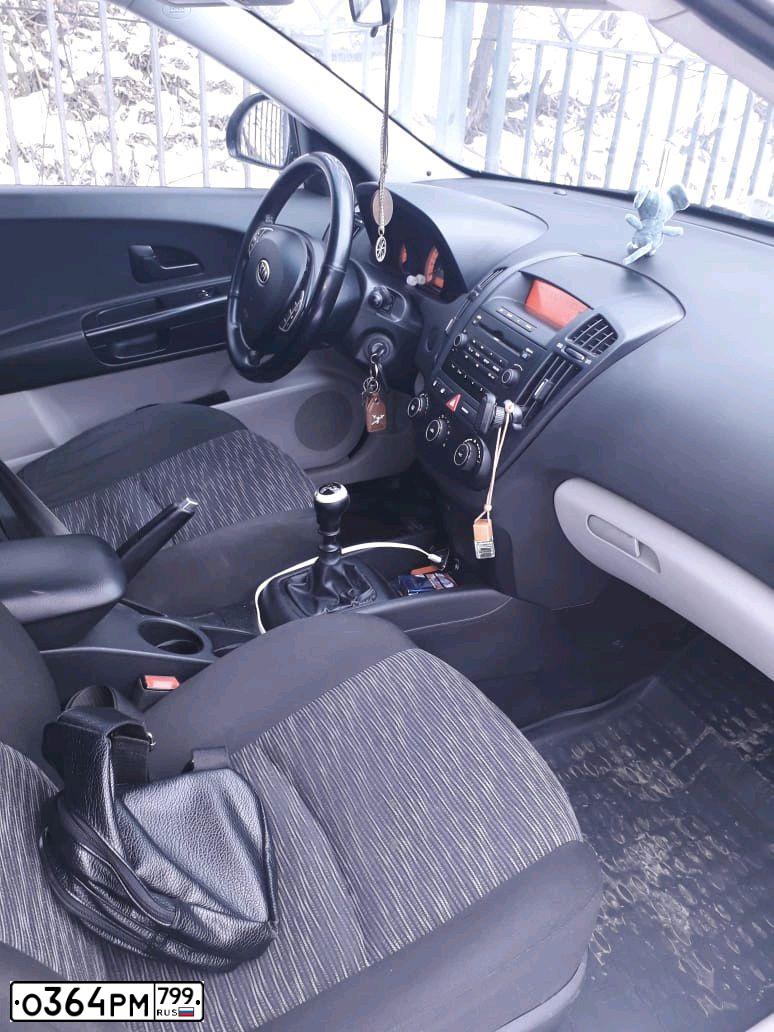 Фото автомобиля KIA CEE'D, 2008 — госномер Х313МУ797. Цвет: синий