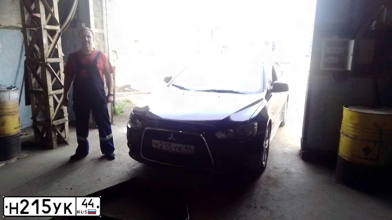 Фото автомобиля MITSUBISHI LANCER, 2012 — госномер У502ЕС76. Цвет: ЧЕРНЫЙ