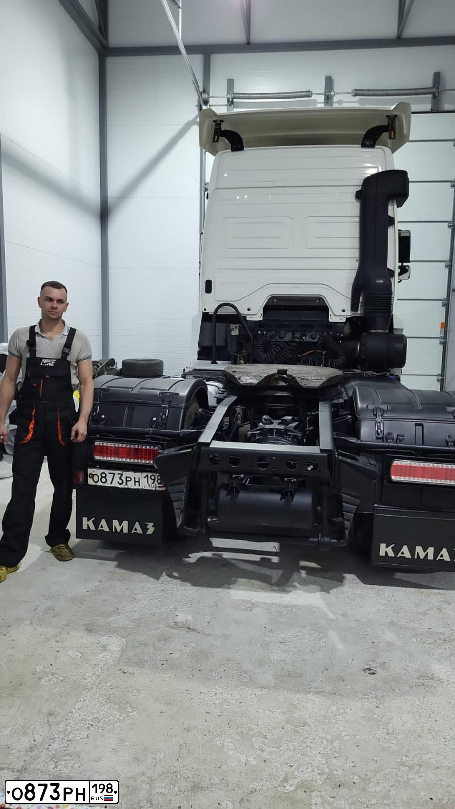 Фото автомобиля KAMAZ 5490, 2019 — госномер О873РН198. Цвет: Белый