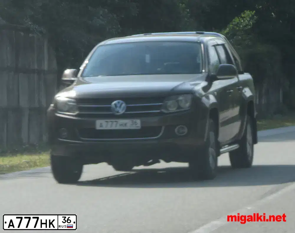 Фото автомобиля VOLKSWAGEN AMAROK, 2010 — госномер А777НК36. Цвет: КОРИЧНЕВЫЙ