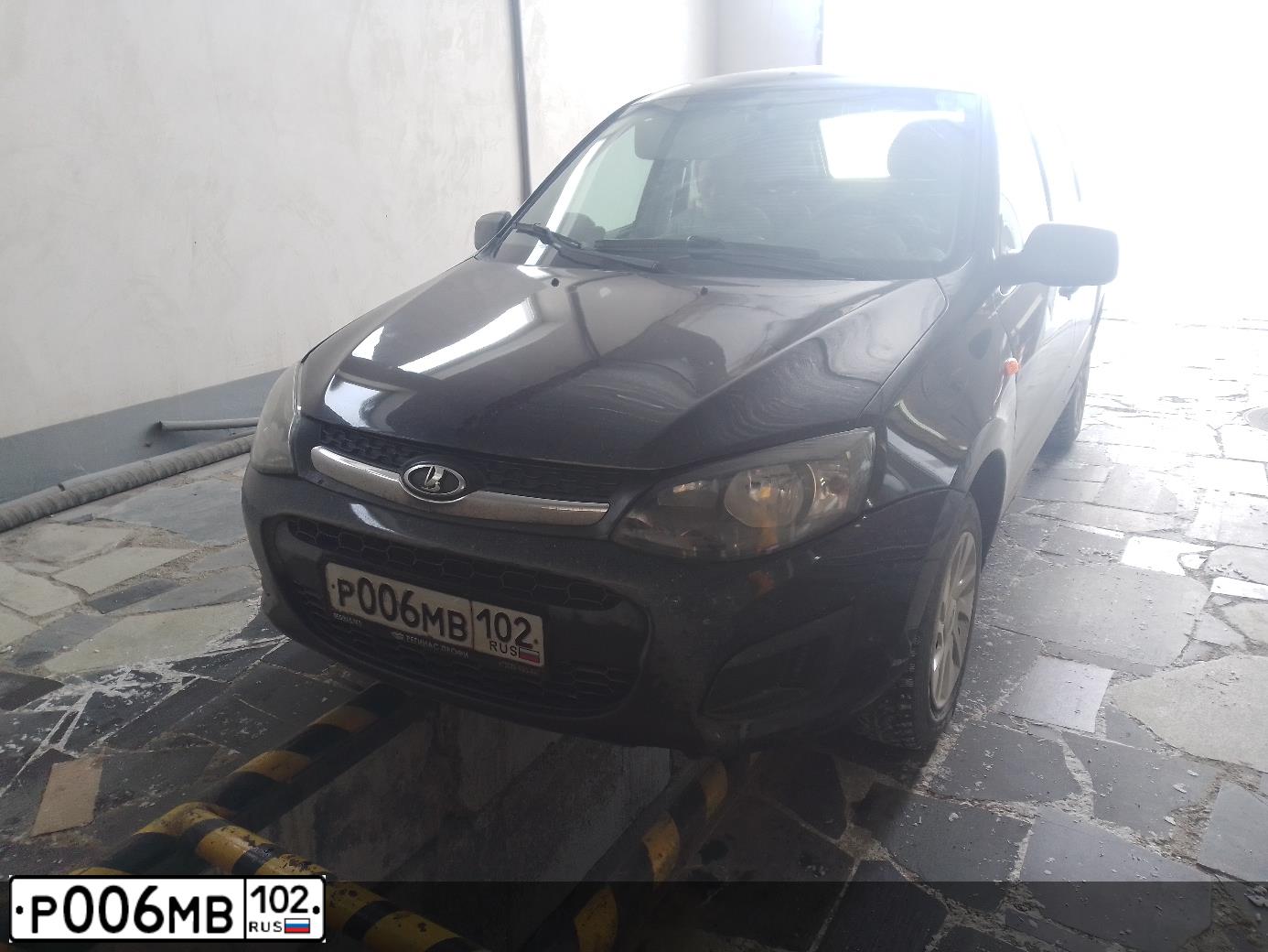 Фото автомобиля LADA 2192 KALINA, 2013 — госномер Р006МВ102. Цвет: СИНЕ-ЧЕРНЫЙ
