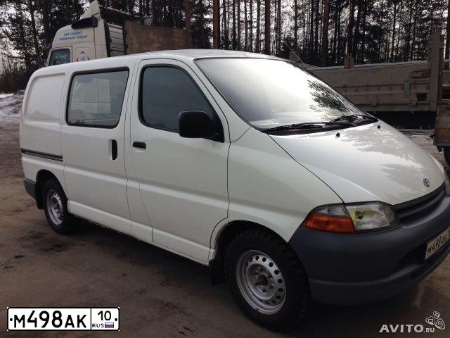 Фото автомобиля TOYOTA HIACE, 1997 — госномер О823МХ51. Цвет: БЕЛЫЙ