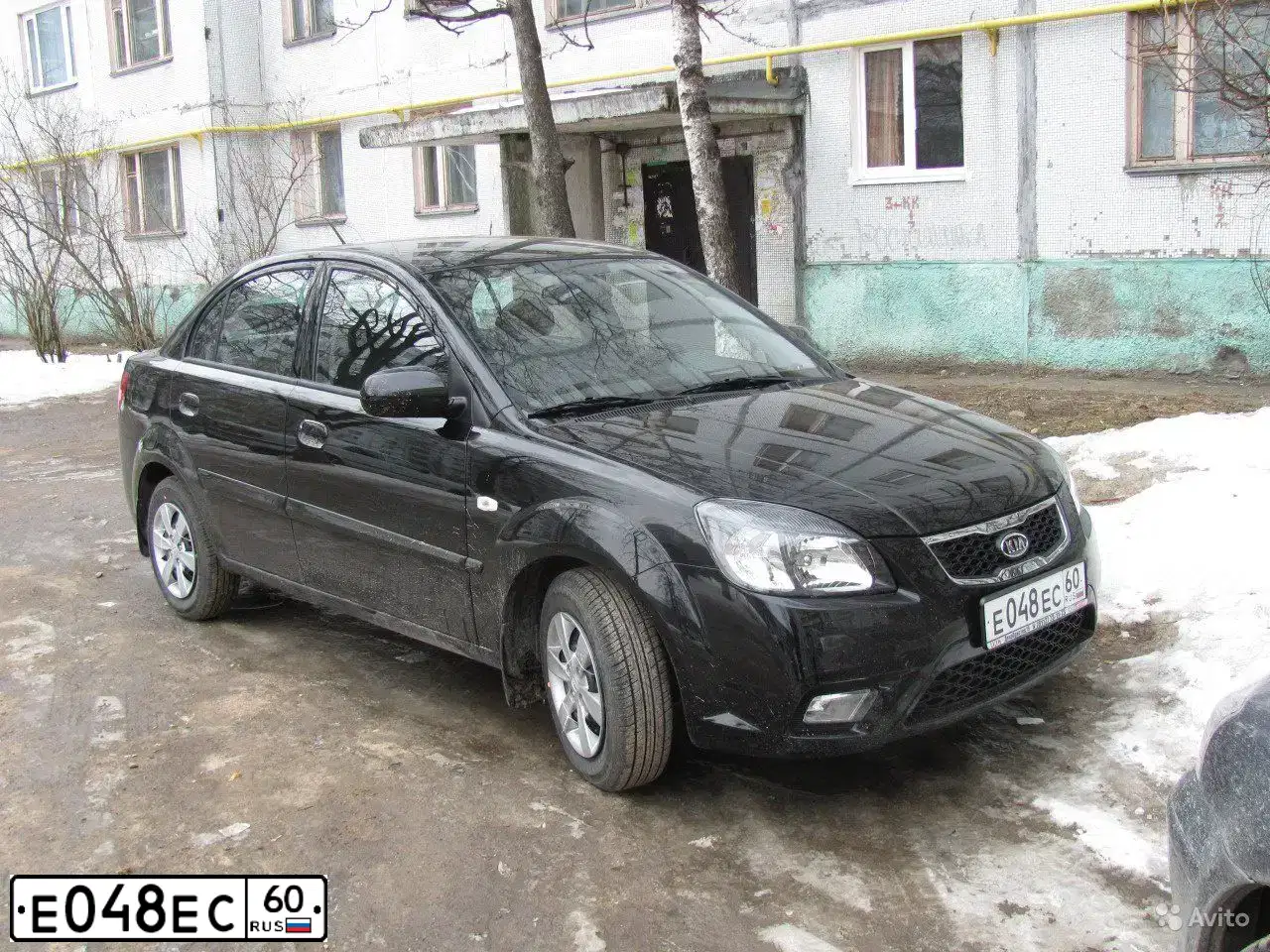 Фото автомобиля KIA RIO, 2011 — госномер С263КР60. Цвет: ЧЕРНЫЙ