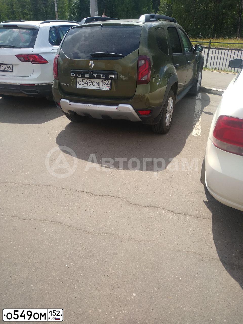 Фото автомобиля RENAULT DUSTER, 2017 — госномер О549ОМ152. Цвет: ЗЕЛЕНЫЙ