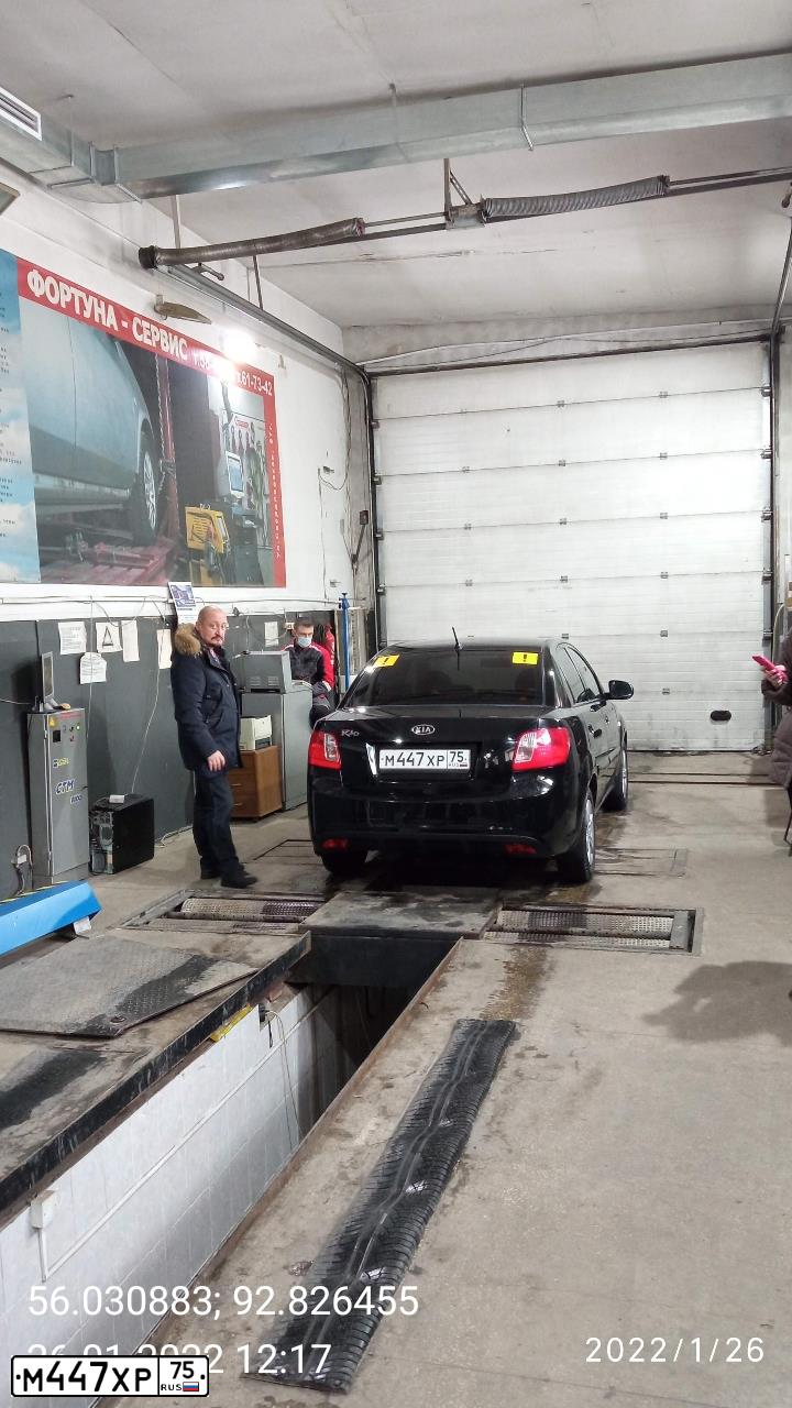Фото автомобиля KIA RIO, 2009 — госномер В804РР124. Цвет: ЧЕРНЫЙ