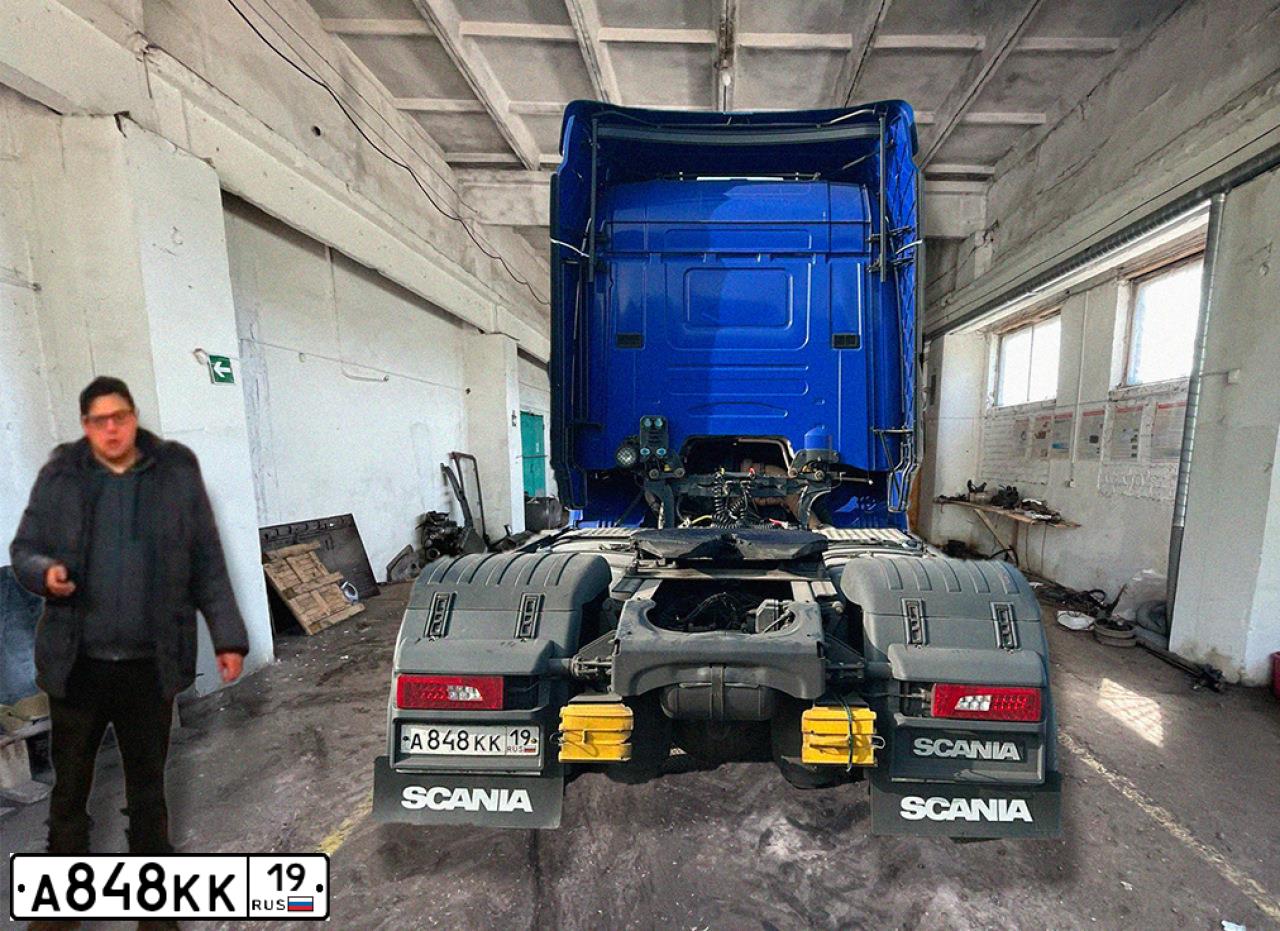 Фото автомобиля SCANIA SERIE R /4X2/, 2016 — госномер А848КК19. Цвет: СИНИЙ