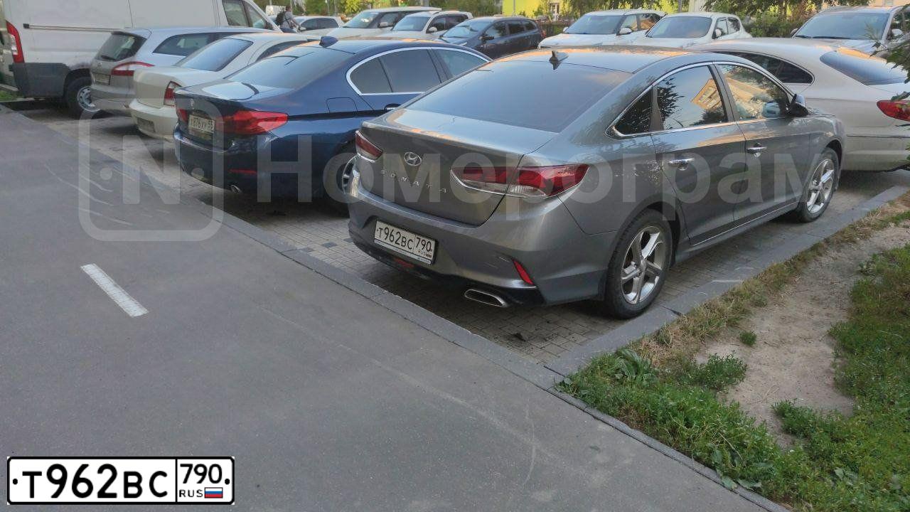 Фото автомобиля HYUNDAI SONATA, 2017 — госномер Т962ВС790. Цвет: Серый