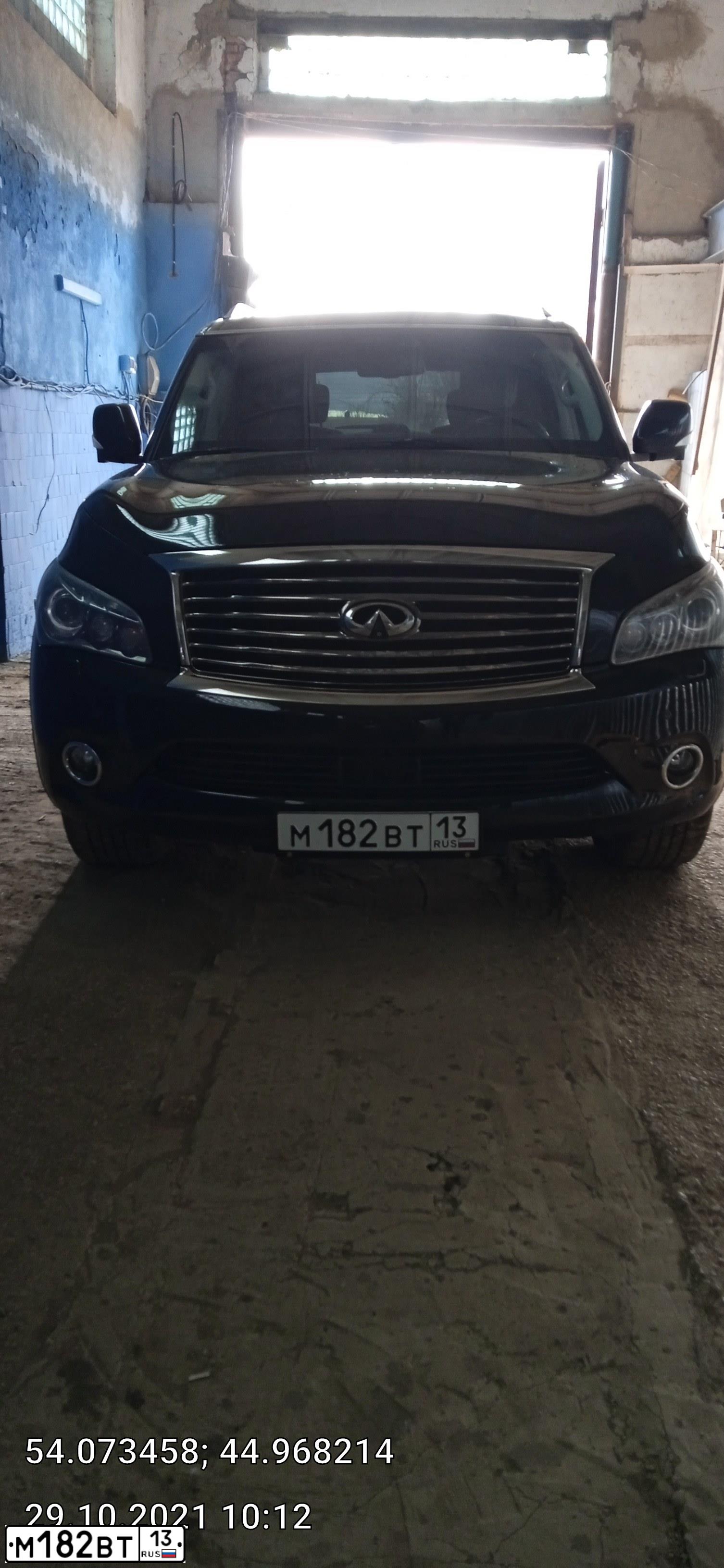 Фото автомобиля INFINITI QX80 /QX56/, 2012 — госномер Р799ВА799. Цвет: ЧЕРНЫЙ