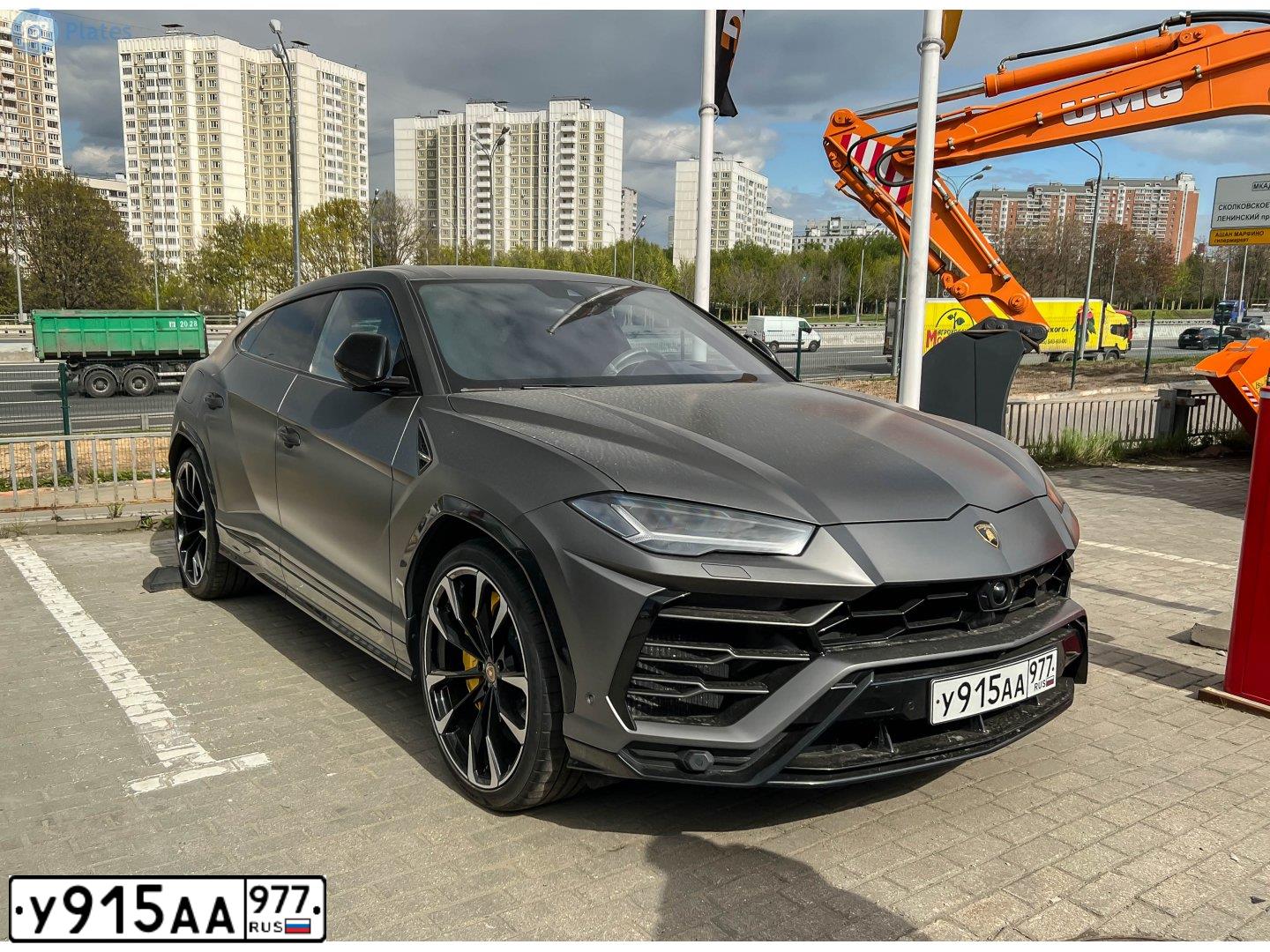 Фото автомобиля LAMBORGHINI URUS, 2021 — госномер У915АА977. Цвет: СЕРЫЙ