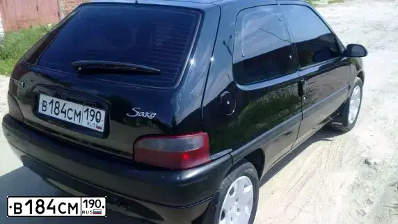 Фото автомобиля CITROEN SAXO, 2002 — госномер В184СМ190. Цвет: ЧЕРНЫЙ