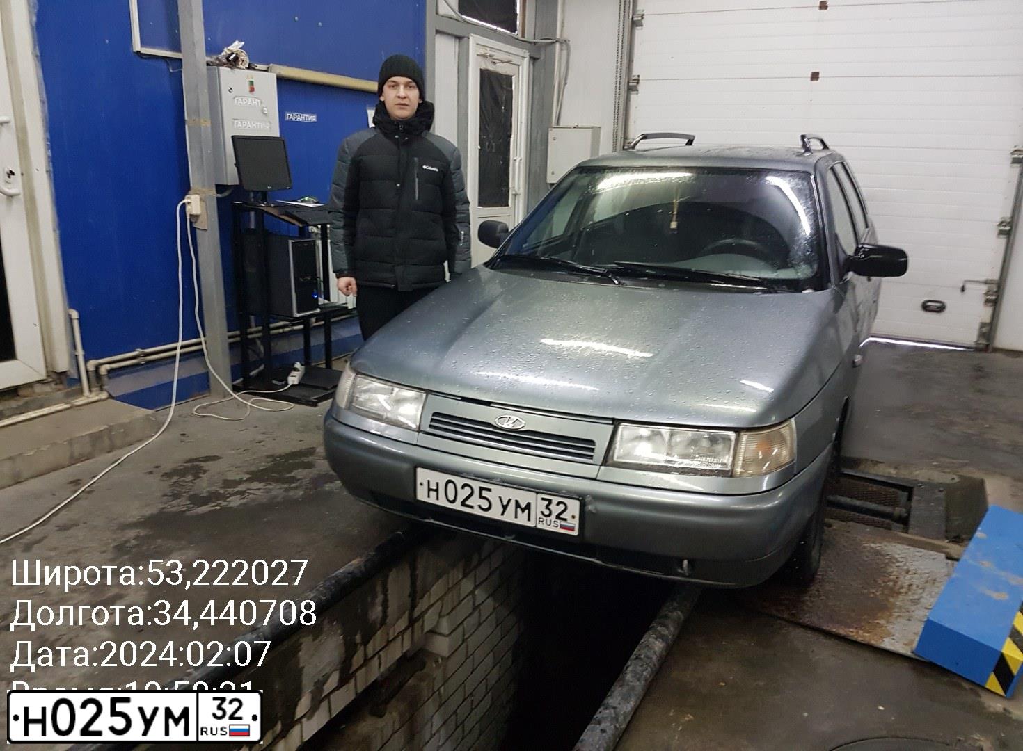 Фото автомобиля LADA 2111, 2008 — госномер Н025УМ32. Цвет: СРЕДНИЙ СЕРО-ЗЕЛЕНЫЙ МЕТАЛЛ