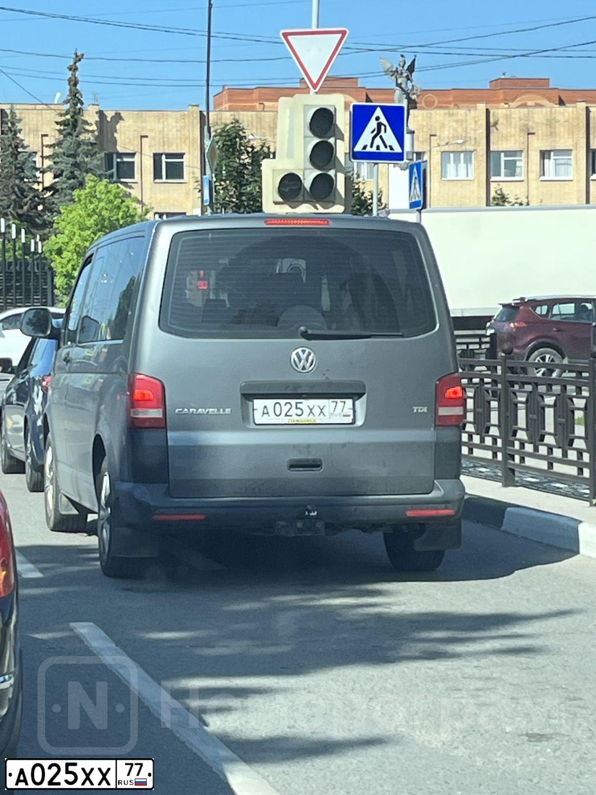 Фото автомобиля FORD ESCORT, 1997 — госномер А025ХХ77. Цвет: КОРИЧНЕВЫЙ (БЕЖЕВЫЙ)