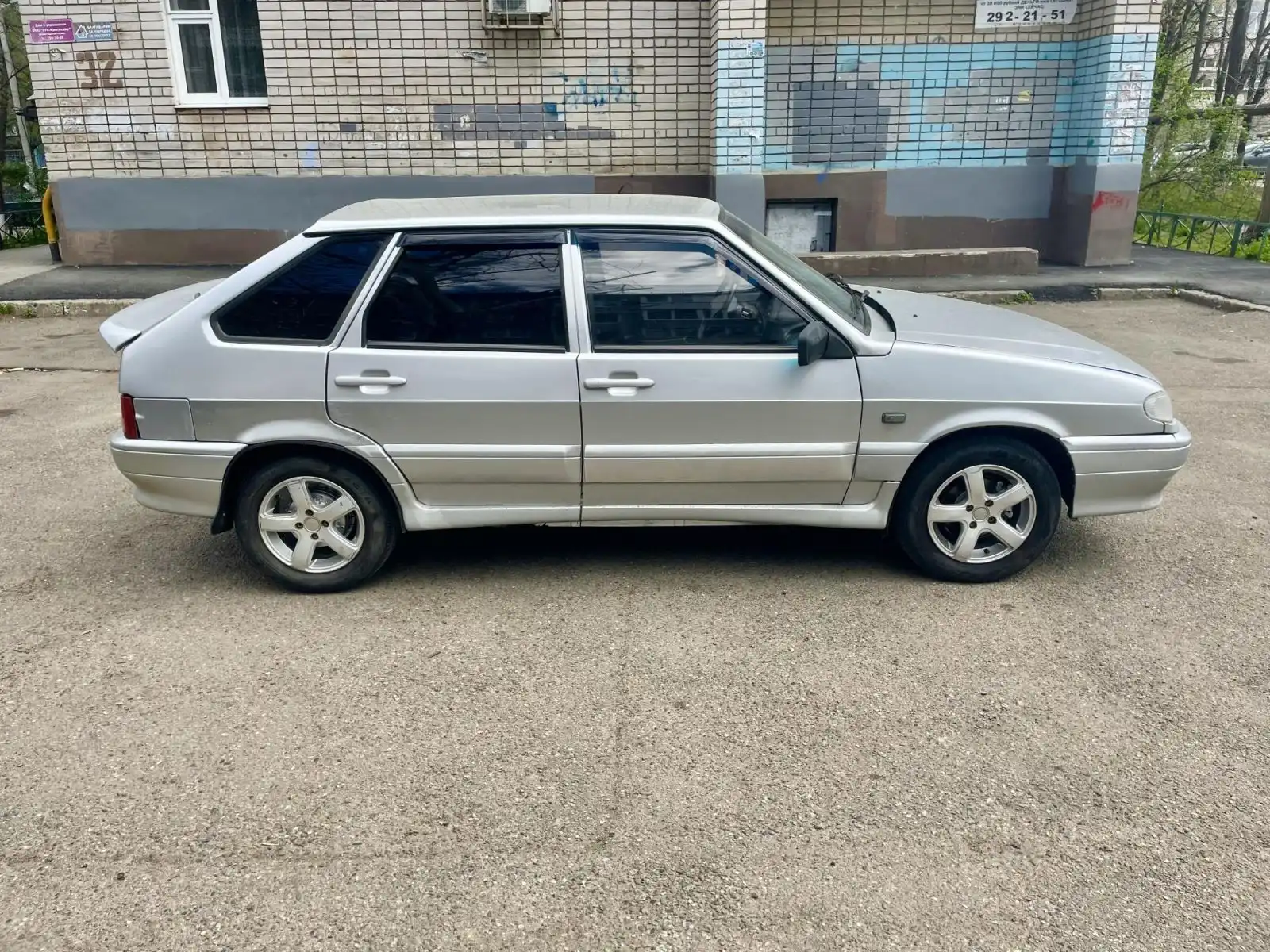 Фото автомобиля LADA 2114 SAMARA, 2006 — госномер М180ВК797. Цвет: СВЕТЛО-СЕРЕБРИСТЫЙ МЕТАЛЛ