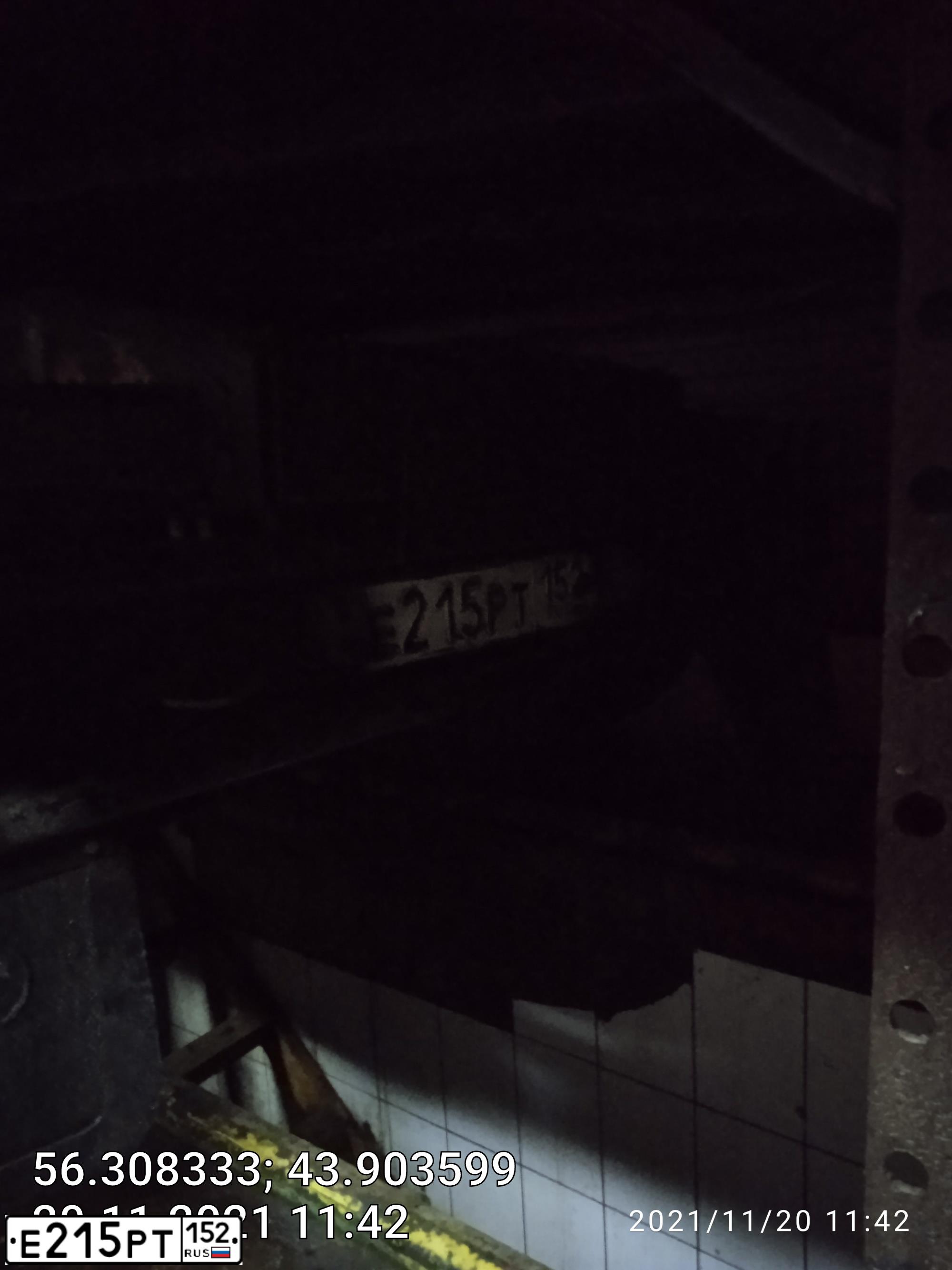 Фото автомобиля FREIGHTLINER COLUMBIA, 2003 — госномер Е215РТ152. Цвет: СЕРО-ГОЛУБОЙ