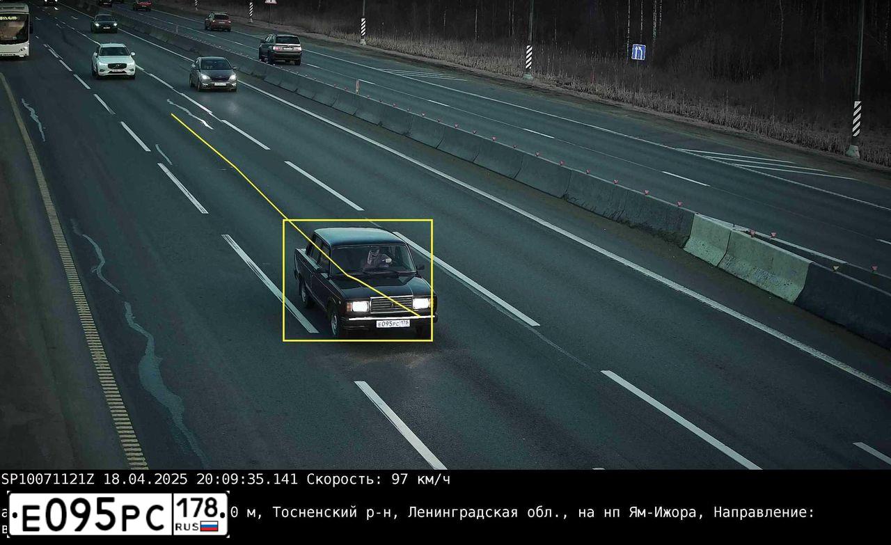 Фото автомобиля LADA 2107, 2011 — госномер Е095РС178. Цвет: ТЕМНО ВИШНЕВЫЙ