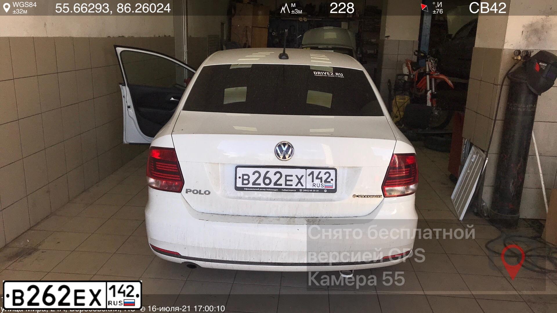 Фото автомобиля VOLKSWAGEN POLO, 2017 — госномер В262ЕХ142. Цвет: БЕЛЫЙ