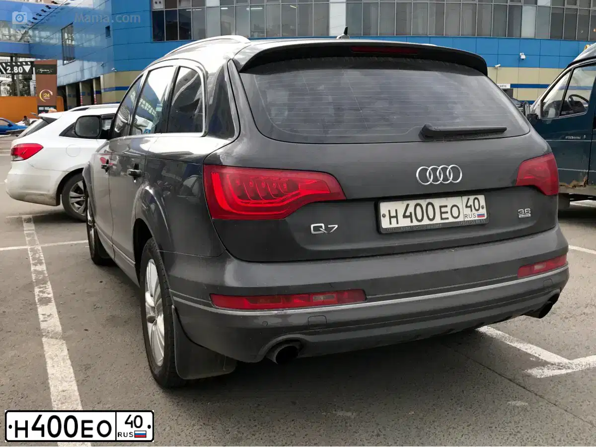 Фото автомобиля AUDI Q7, 2010 — госномер Р822РВ799. Цвет: ЧЕРНО-СЕРЫЙ