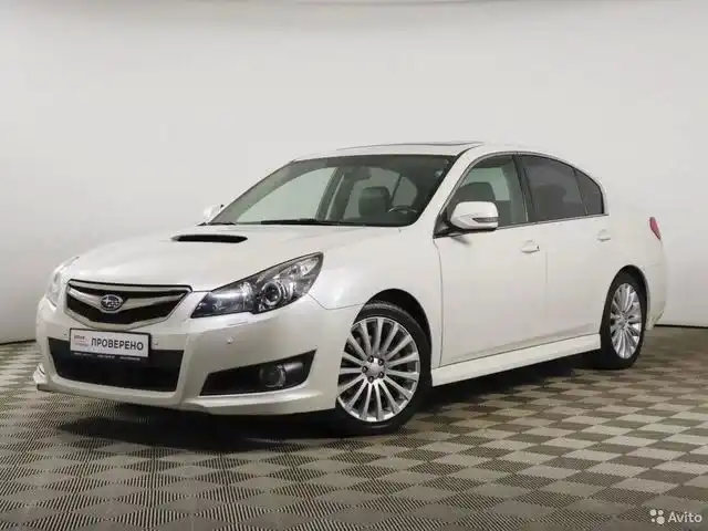 Фото автомобиля SUBARU LEGACY, 2009 — госномер У321ТЕ799. Цвет: Белый