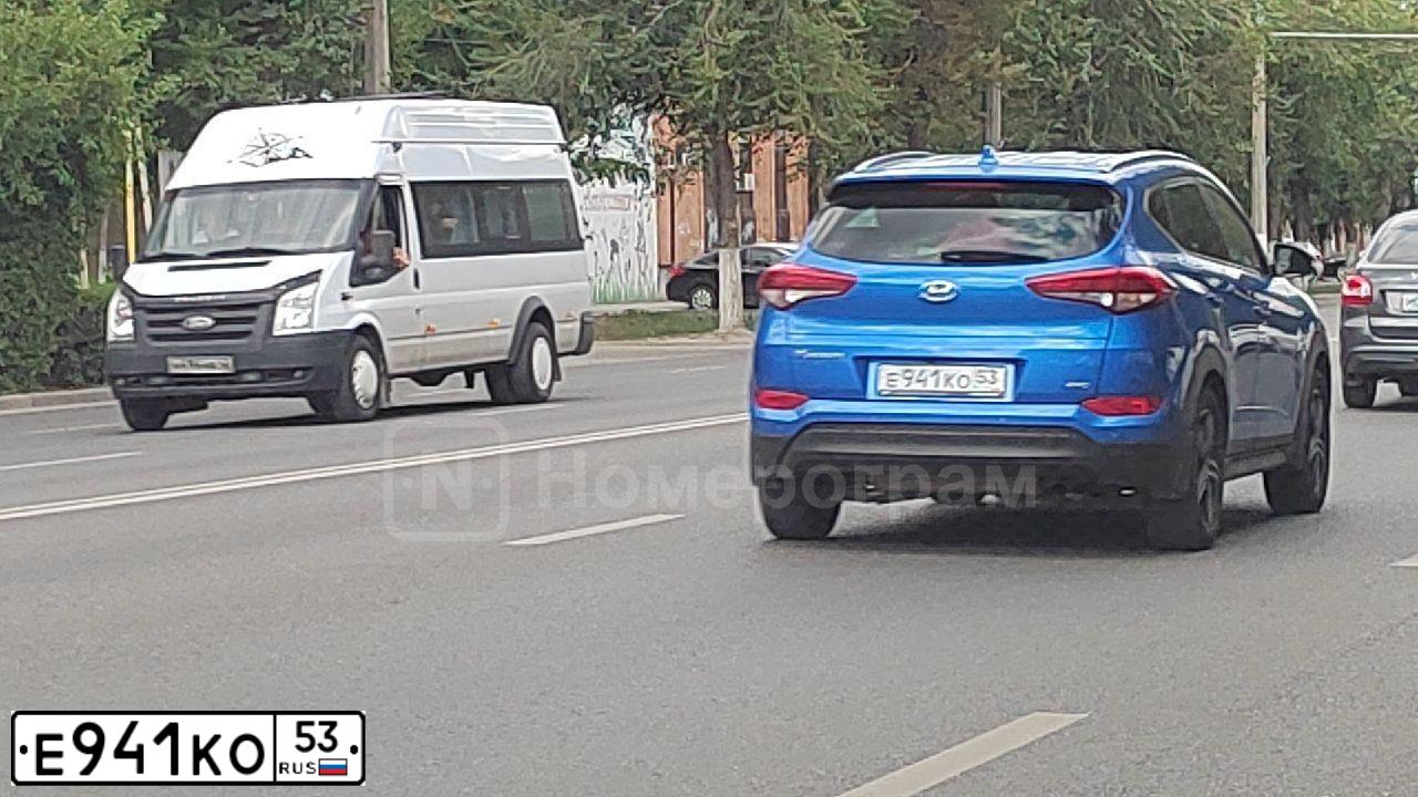 Фото автомобиля HYUNDAI TUCSON, 2016 — госномер Е941КО53. Цвет: голубой