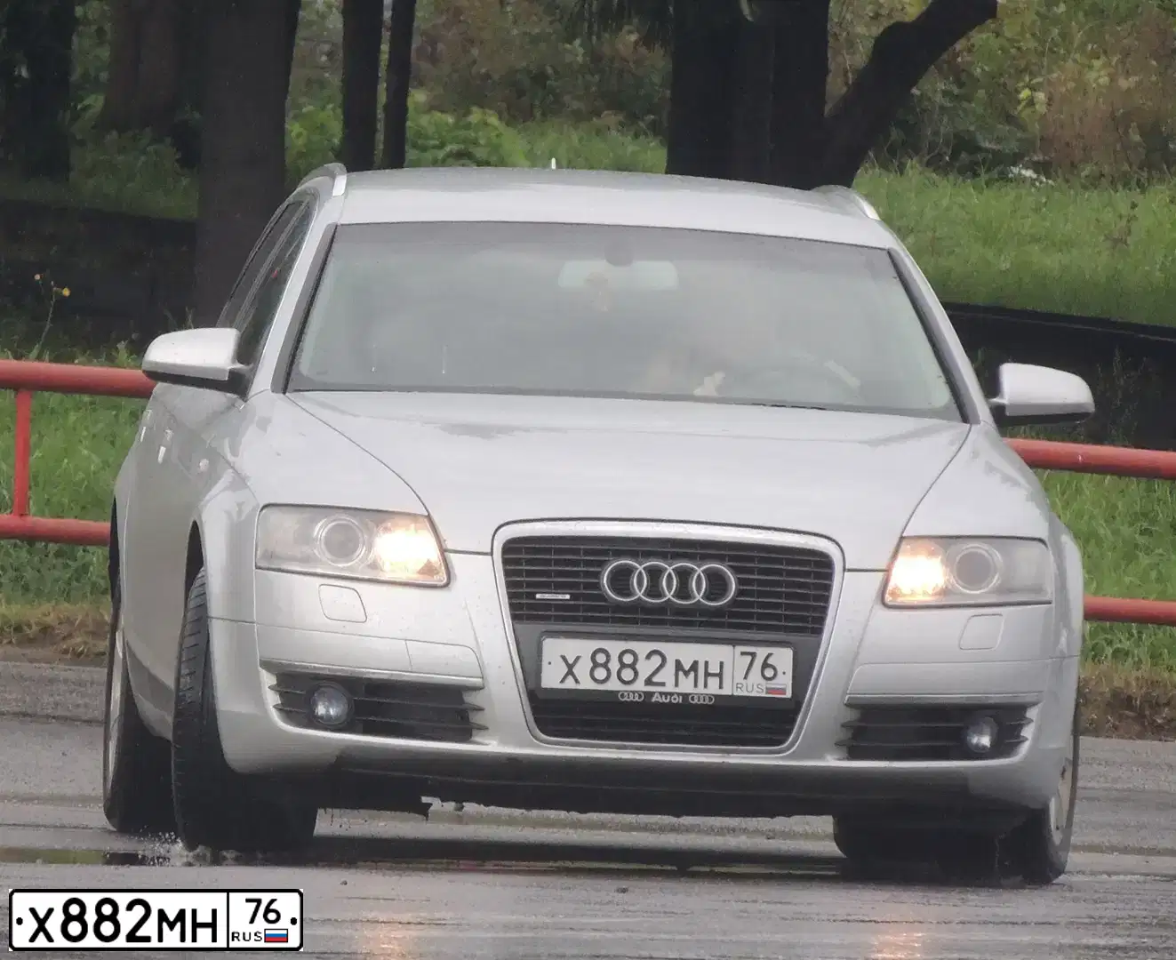 Фото автомобиля AUDI A6, 2007 — госномер Х882МН76. Цвет: серебристый