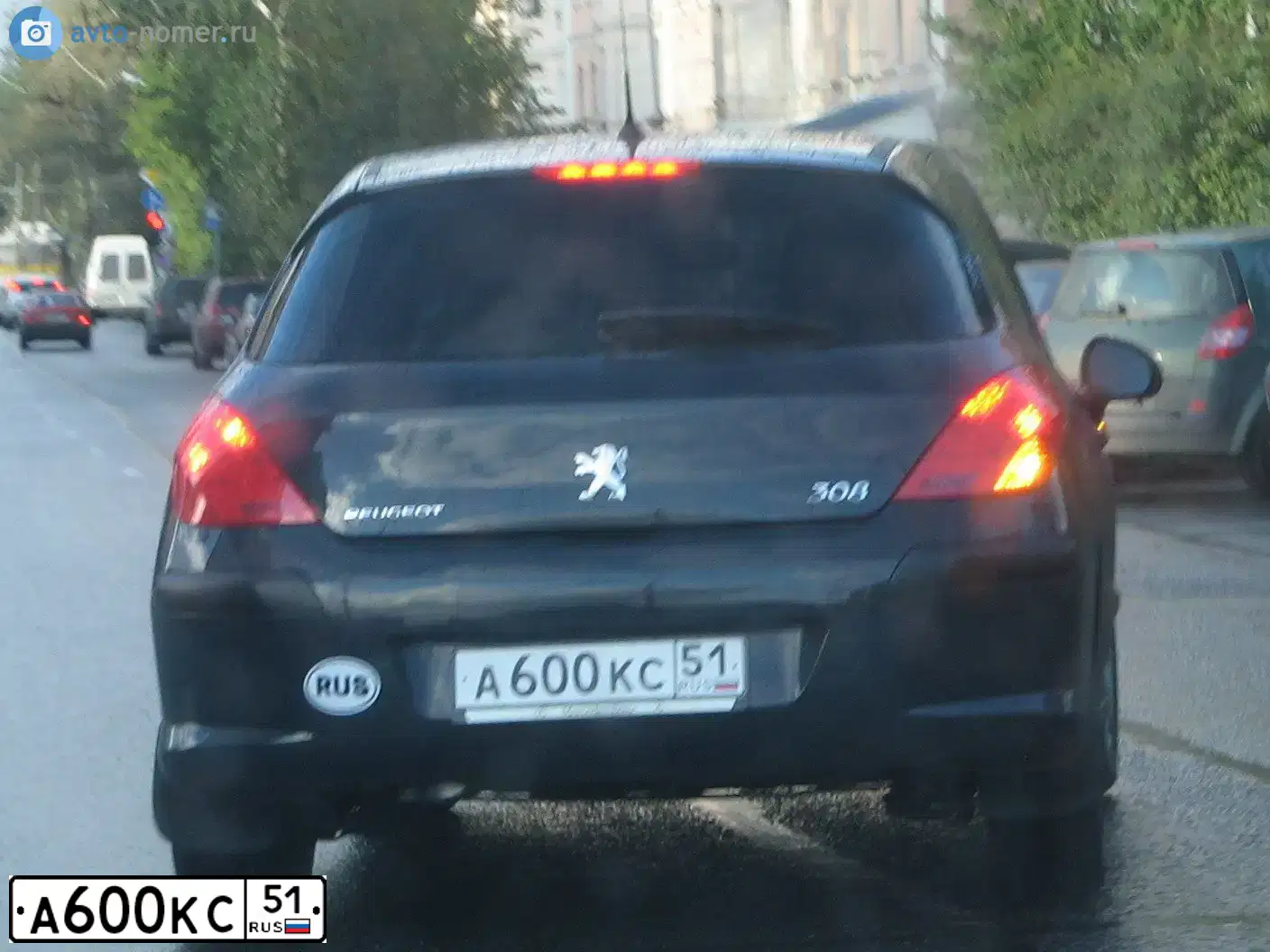 Фото автомобиля PEUGEOT 308, 2010 — госномер А600КС51. Цвет: Серый
