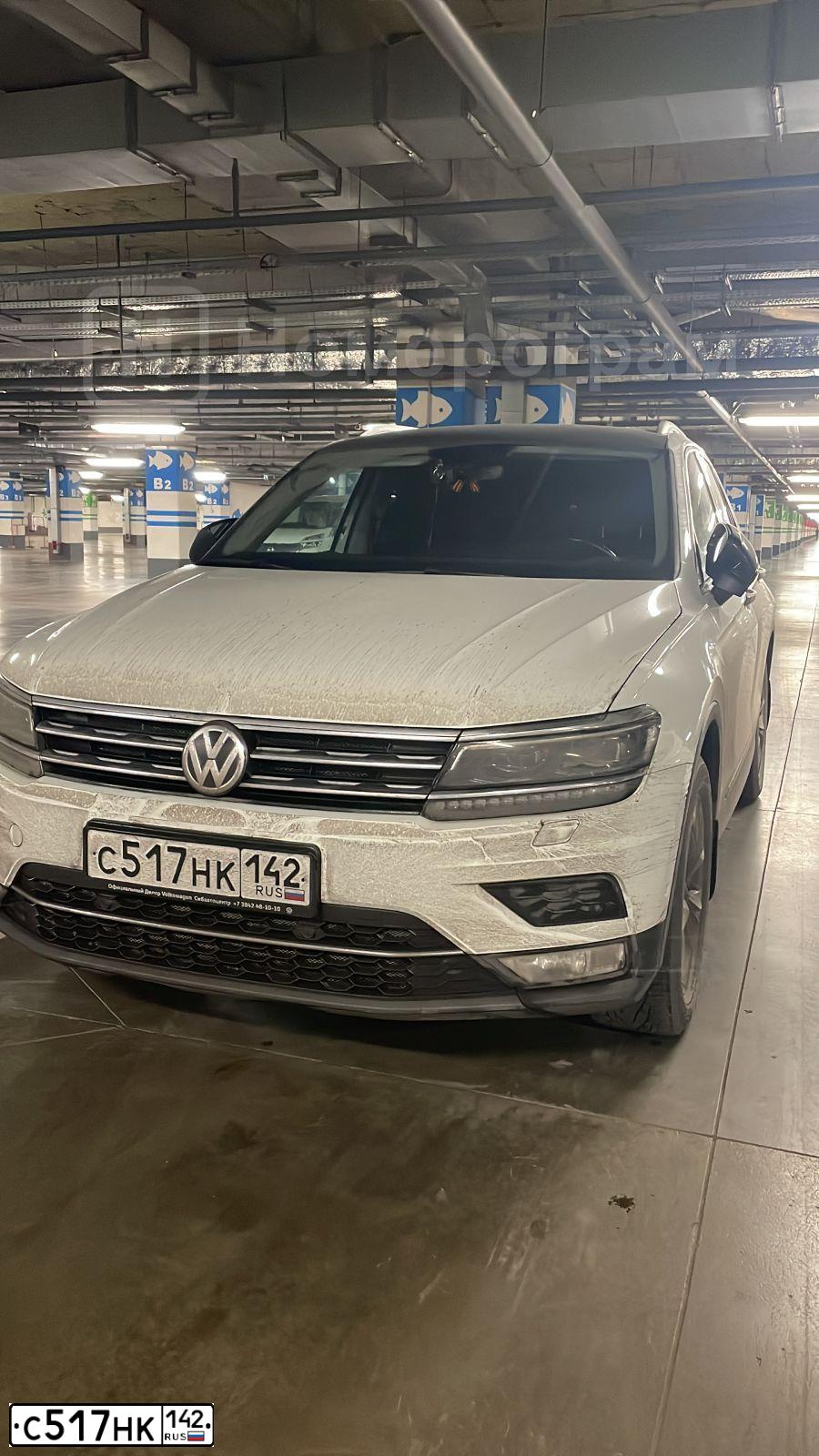 Фото автомобиля VOLKSWAGEN TIGUAN, 2017 — госномер С517НК142. Цвет: Белый