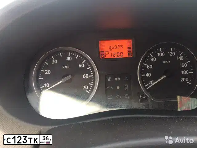 Фото автомобиля RENAULT LOGAN, 2010 — госномер С123ТК36. Цвет: ТЕМНО-СЕРЫЙ