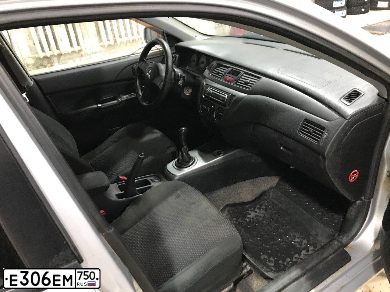Фото автомобиля MITSUBISHI LANCER, 2007 — госномер К712ТА150. Цвет: СЕРЫЙ СВЕТЛЫЙ