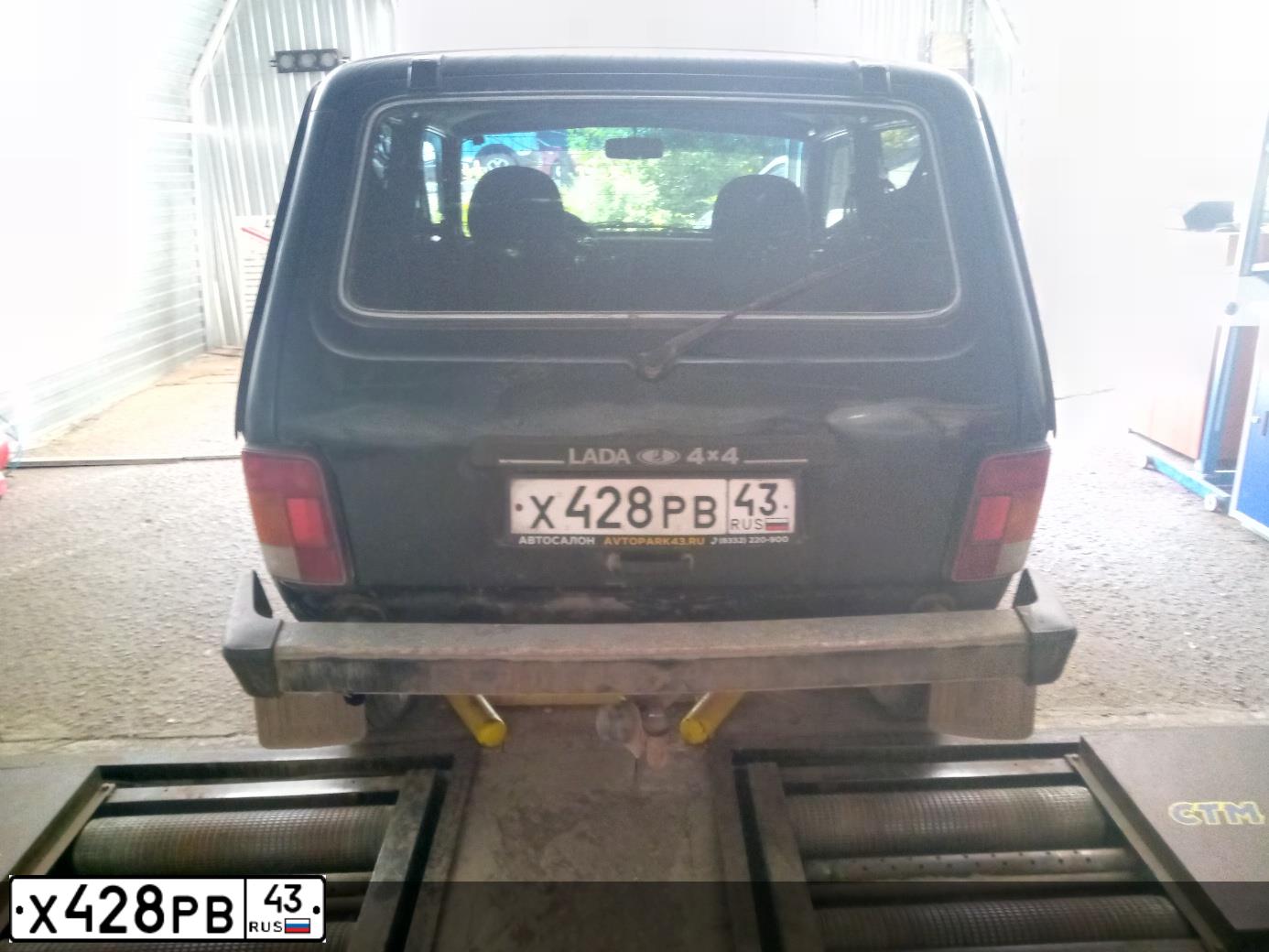 Фото автомобиля LADA 2121 NIVA, 2012 — госномер Х428РВ43. Цвет: Темно-зеленый