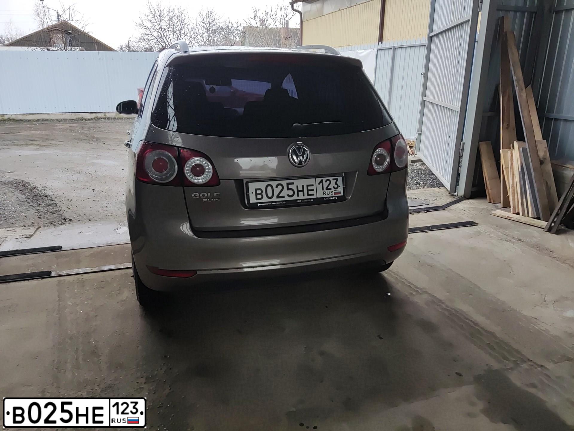 Фото автомобиля LADA 2110 LADA, 2000 — госномер Т505ВУ97. Цвет: Красный