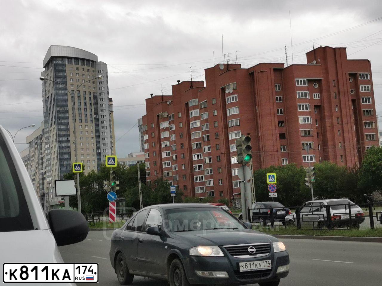 Фото автомобиля NISSAN ALMERA, 2008 — госномер Н332РХ196. Цвет: СИНИЙ