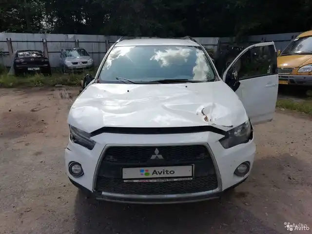 Фото автомобиля MITSUBISHI OUTLANDER, 2011 — госномер О078РТ44. Цвет: Белый