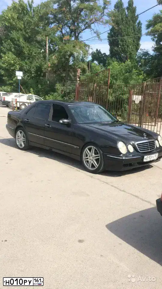 Фото автомобиля MERCEDES E-KLASSE, 2001 — госномер Н010РУ161. Цвет: ЧЕРНЫЙ