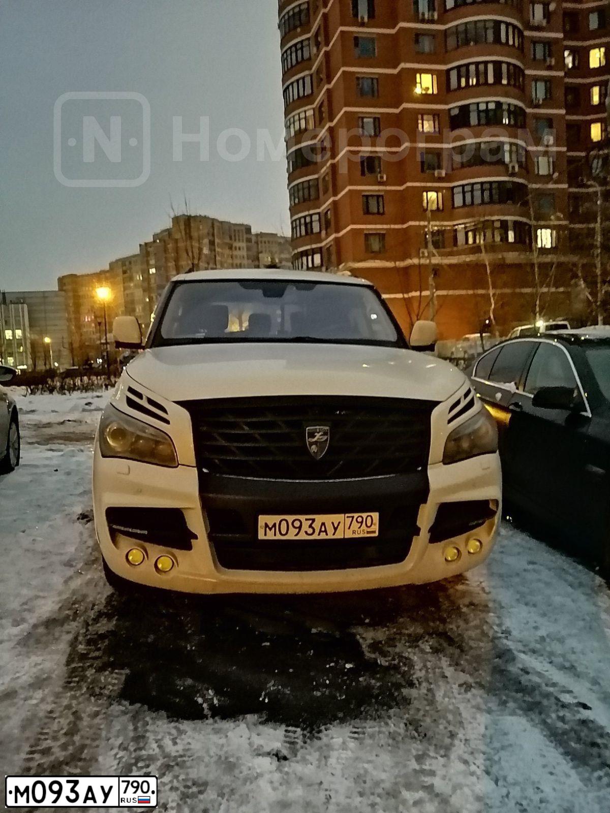 Фото автомобиля INFINITI QX80 /QX56/, 2013 — госномер М093АУ790. Цвет: Белый