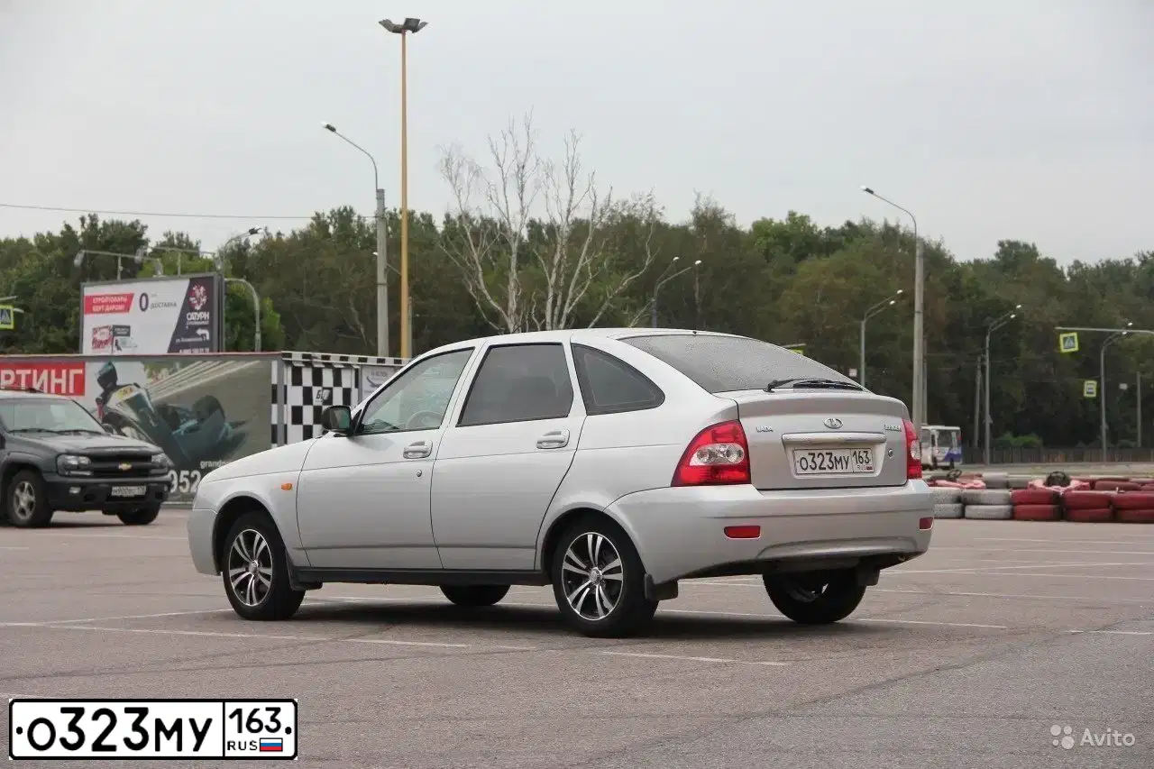 Фото автомобиля LADA 2172 PRIORA, 2011 — госномер Х460РУ60. Цвет: СВЕТЛО-СЕРЕБРИСТЫЙ  МЕТАЛЛИК