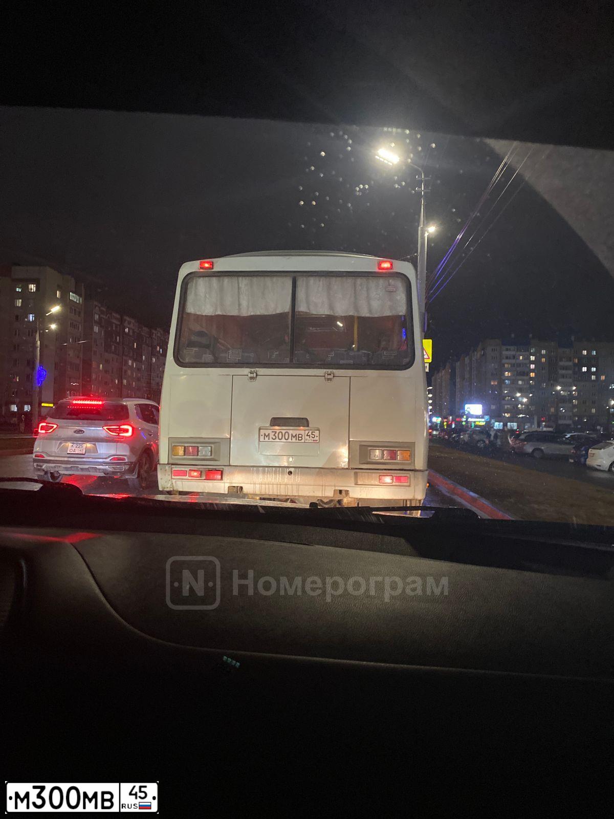Фото автомобиля PAZ Z 3205, 2012 — госномер М300МВ45. Цвет: БЕЛЫЙ