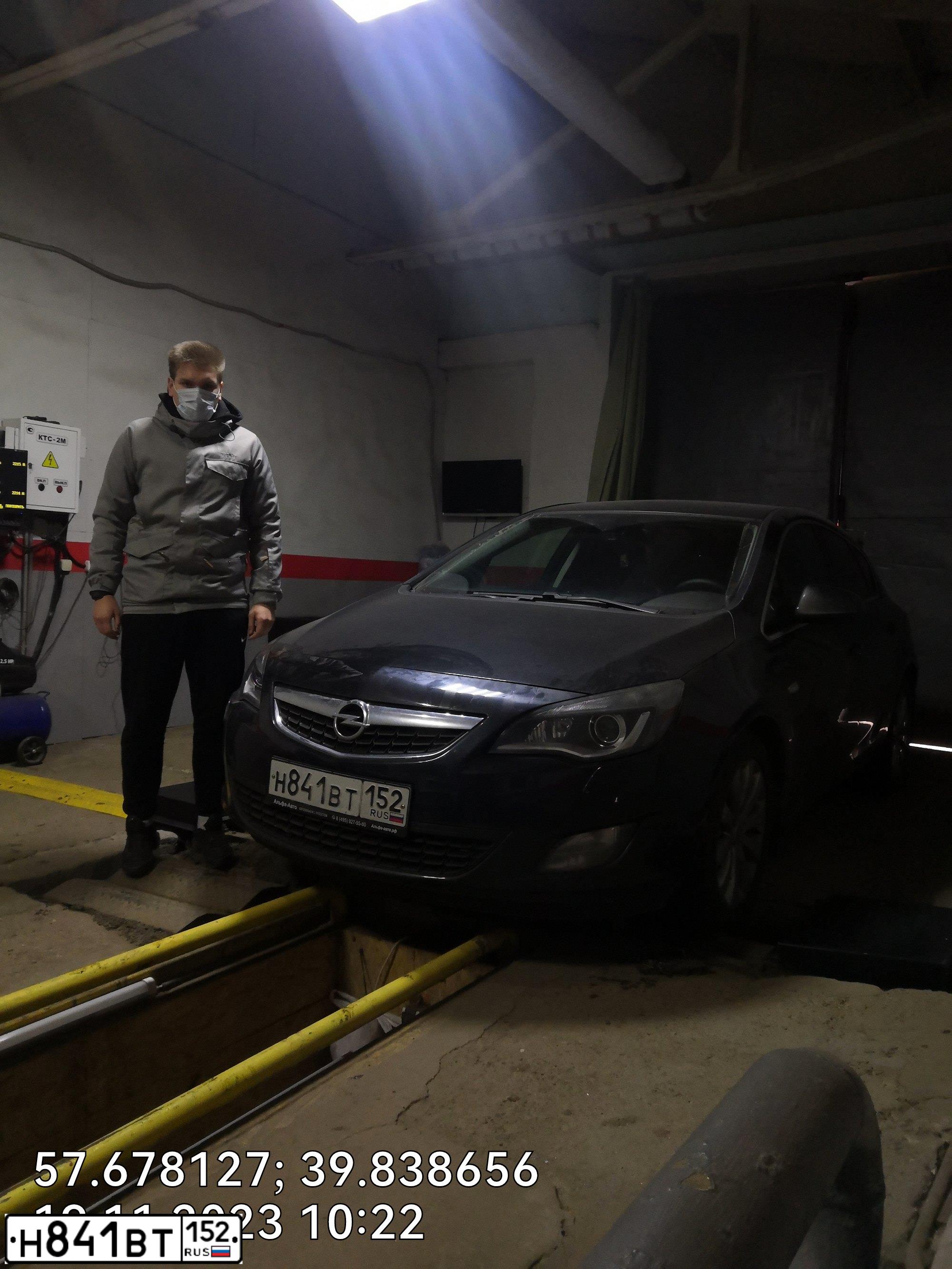 Фото автомобиля OPEL ASTRA, 2011 — госномер Т193АС76. Цвет: ЧЕРНЫЙ