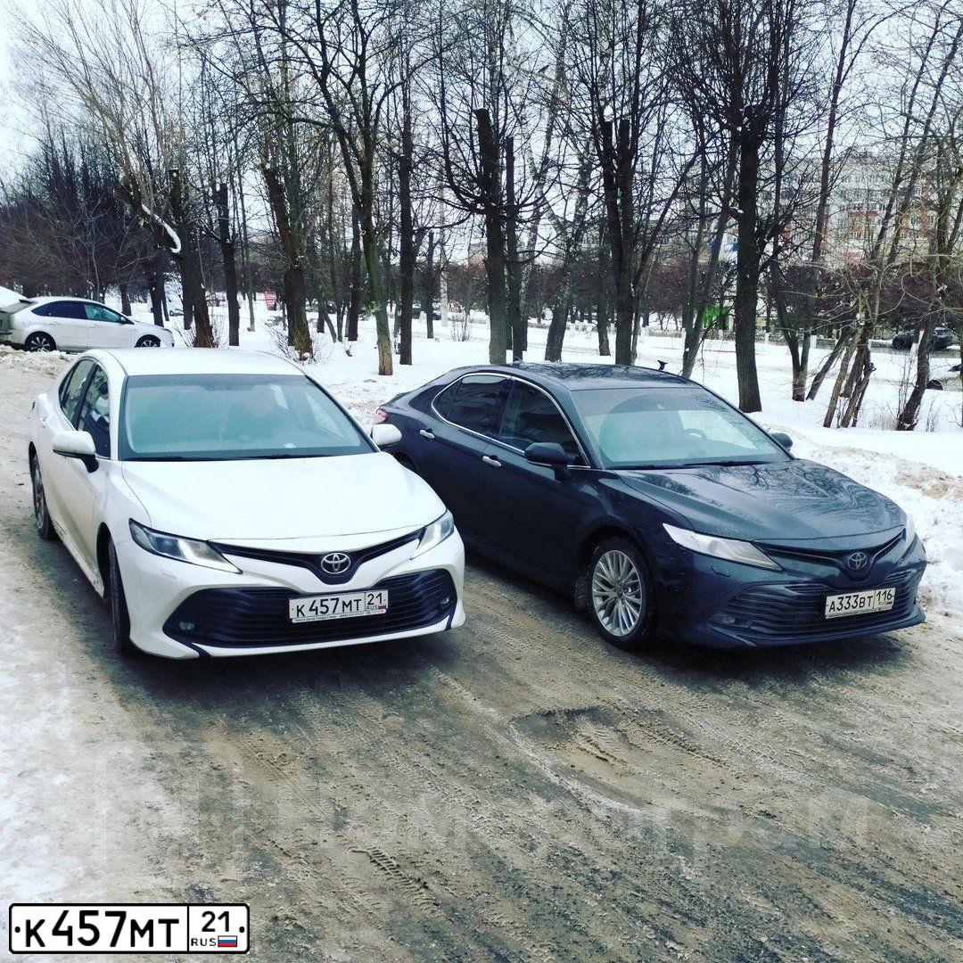 Фото автомобиля TOYOTA CAMRY, 2019 — госномер К457МТ21. Цвет: Белый