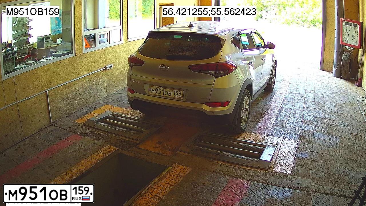 Фото автомобиля HYUNDAI TUCSON, 2017 — госномер М951ОВ159. Цвет: СЕРЕБРИСТЫЙ