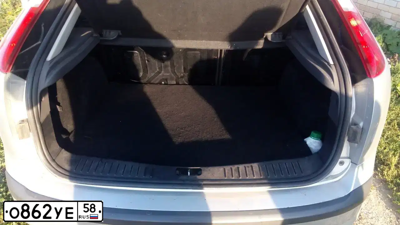 Фото автомобиля FORD FOCUS, 2006 — госномер В174УУ763. Цвет: Серебристый