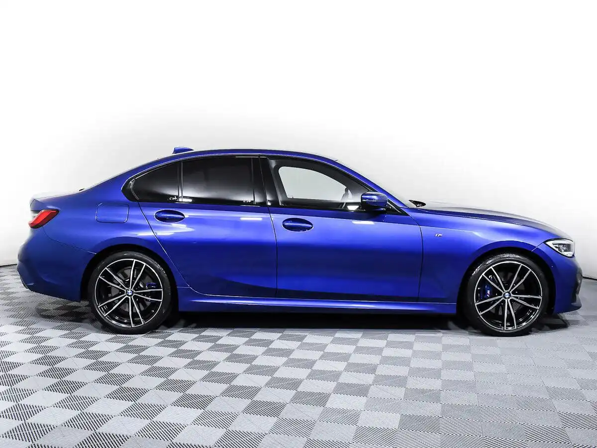 Фото автомобиля MERCEDES-BENZ E-CLASS, 2013 — госномер В114РВ761. Цвет: синий