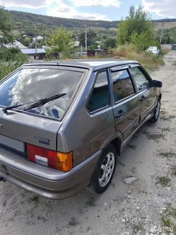 Фото автомобиля LADA 2114 SAMARA, 2008 — госномер М327МА164. Цвет: серебристо-коричневый