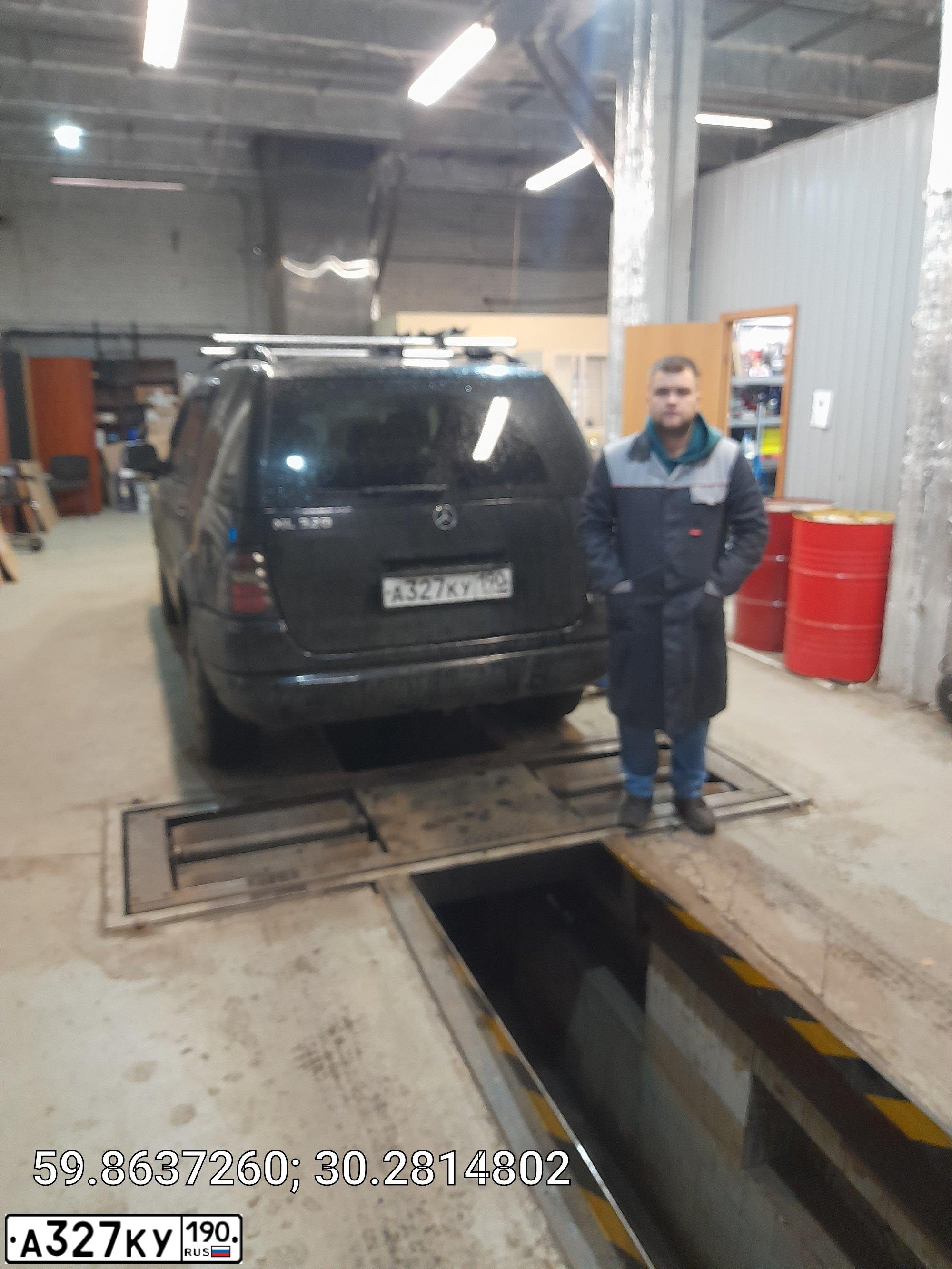 Фото автомобиля MERCEDES M-KLASSE, 2000 — госномер О688СК178. Цвет: ЧЕРНЫЙ