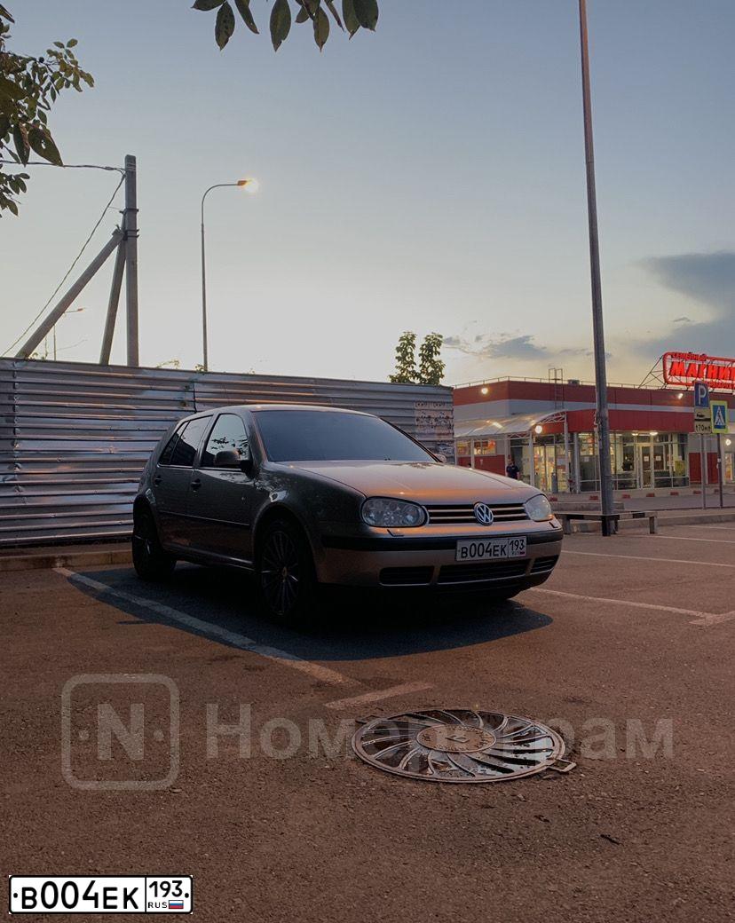 Фото автомобиля VOLKSWAGEN GOLF, 2003 — госномер В004ЕК193. Цвет: СЕРЫЙ
