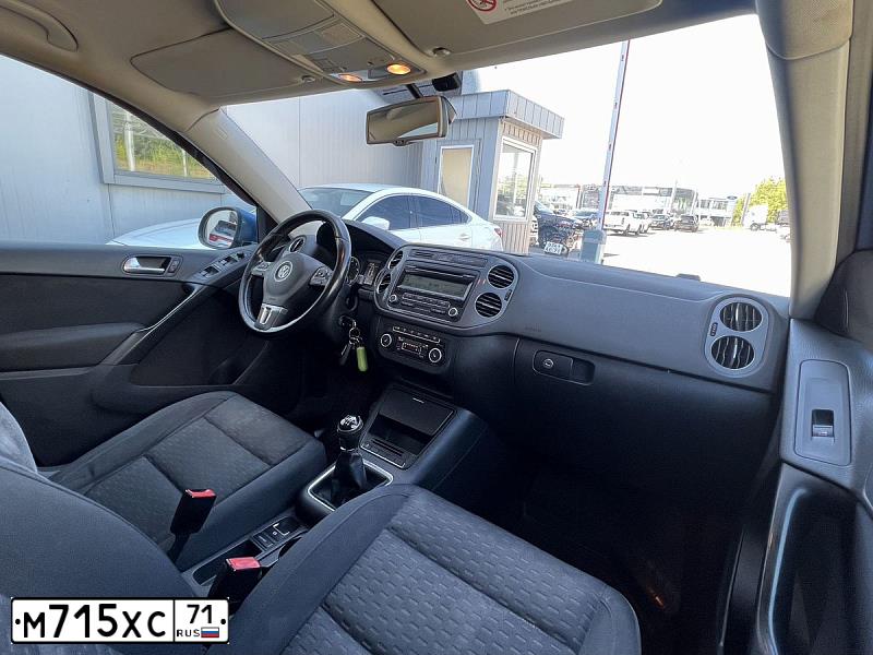 Фото автомобиля VOLKSWAGEN TIGUAN, 2012 — госномер О281РУ71