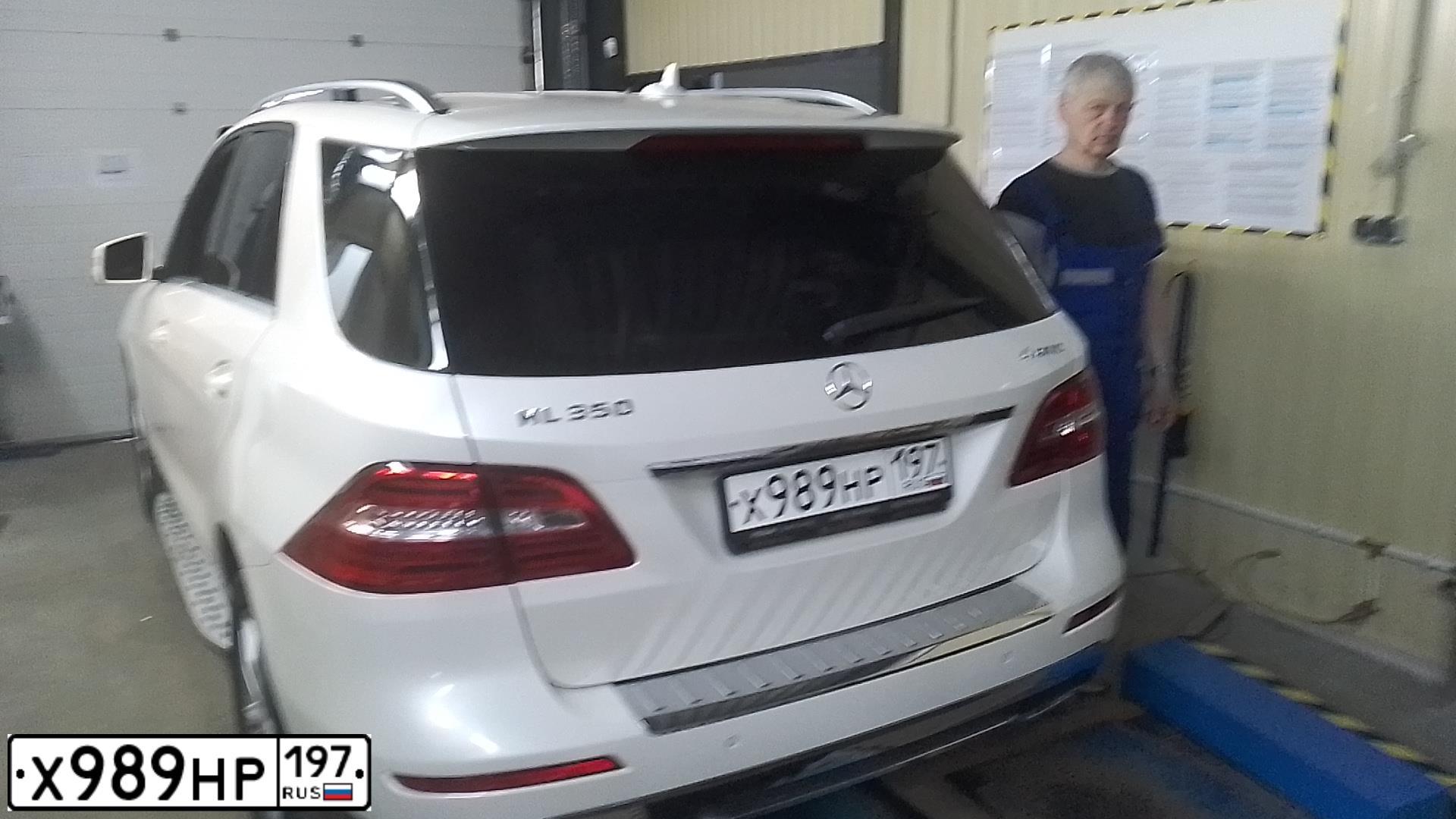 Фото автомобиля MERCEDES C-KLASSE, 2011 — госномер М079ЕО21. Цвет: Белый