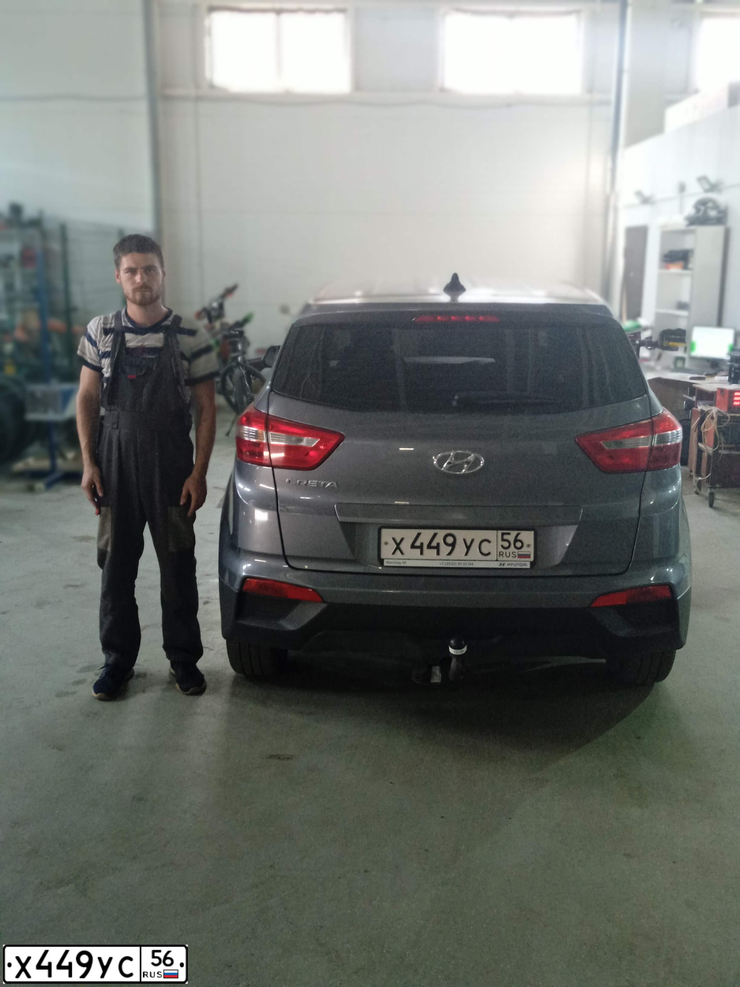Фото автомобиля HYUNDAI CRETA, 2019 — госномер В499НУ156. Цвет: СЕРЫЙ