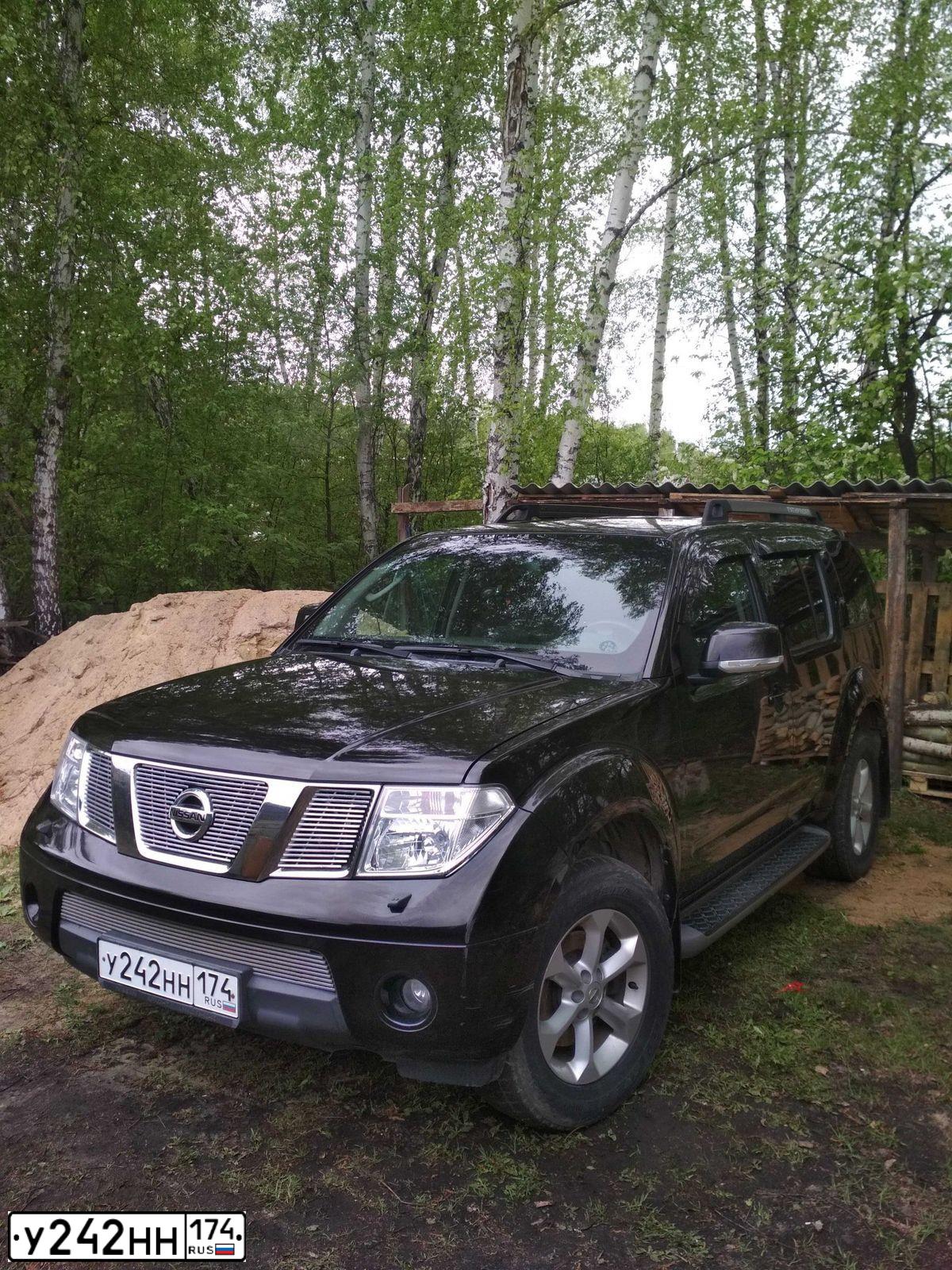 Фото автомобиля NISSAN PATHFINDER, 2008 — госномер С323ВВ196. Цвет: ЧЕРНЫЙ