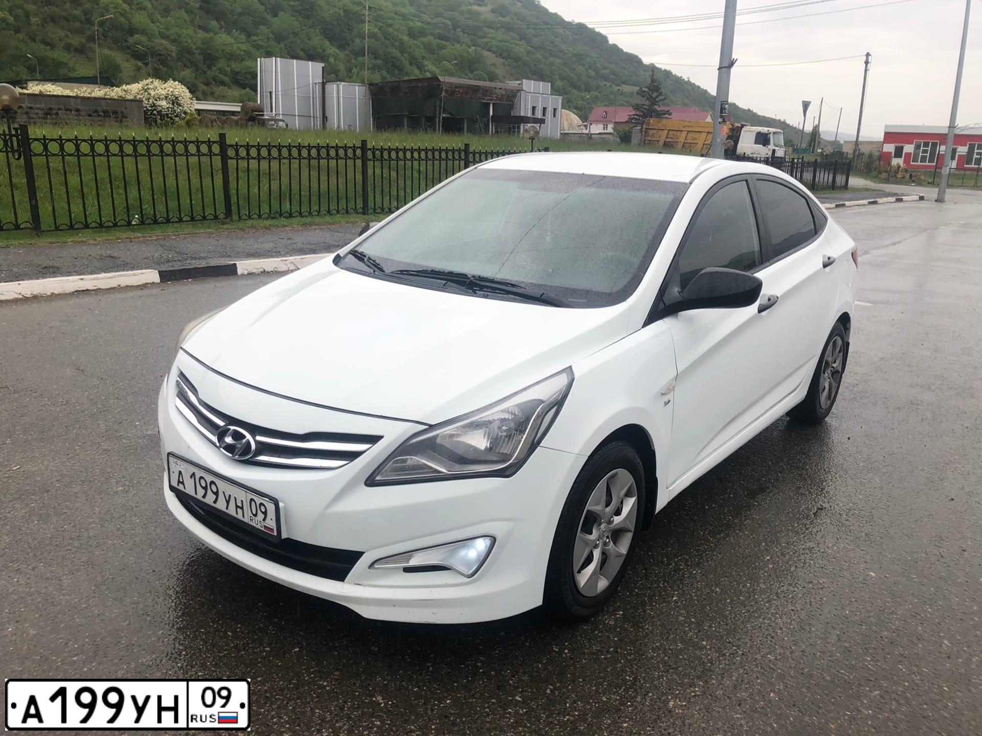 Фото автомобиля HYUNDAI SOLARIS, 2014 — госномер А199УН09. Цвет: Белый