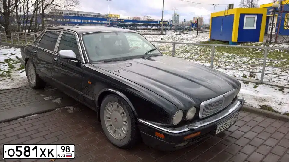 Фото автомобиля JAGUAR XJ-SERIE, 2006 — госномер У433СТ799. Цвет: ЧЕРНЫЙ